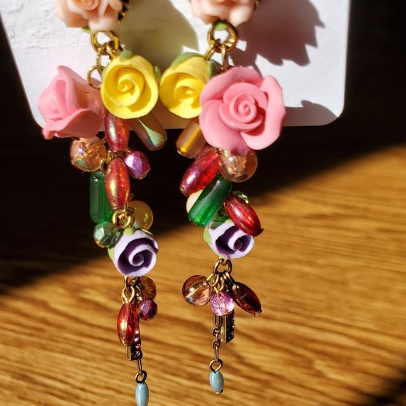 NWOT Flower earrings - Picture 4 of 8